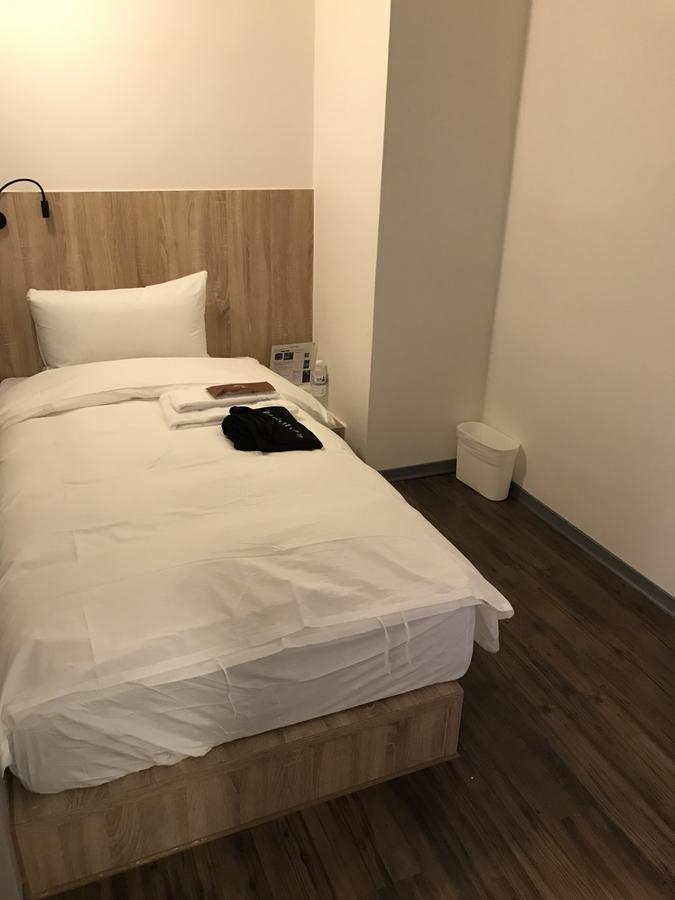 Single Inn-Kaohsiung Station Szoba fotó
